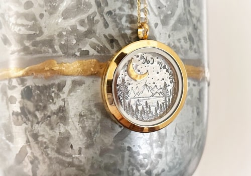 Personalized Sobriety Jewelry and Accessories: The Perfect Gifts for Celebrating Recovery
